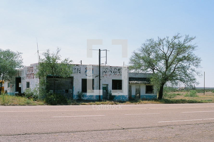 abandoned building along route 66 