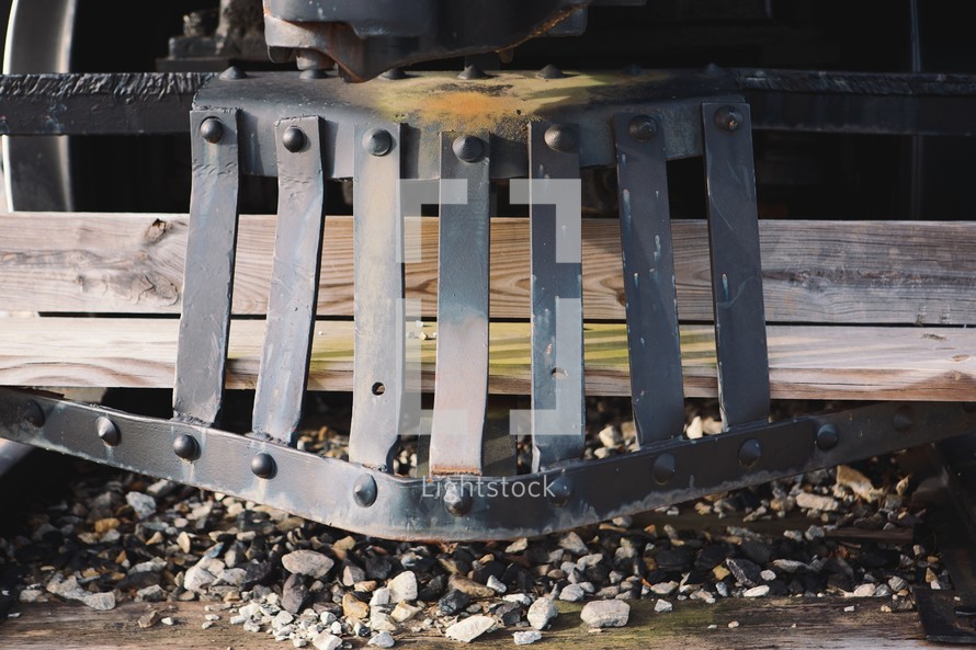 A grill on a train engine