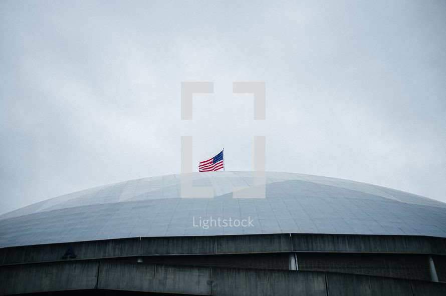 A dome and an American Flag.