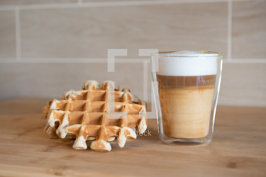 waffle and latte 