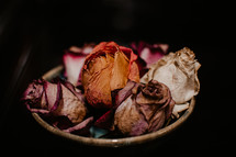 dried roses in a bowl 