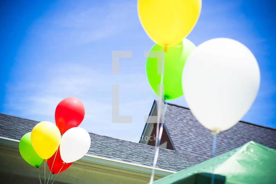 helium balloons for a party outdoors 