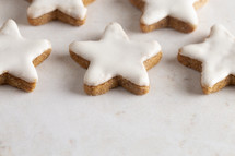 star shaped gingerbread cookies 