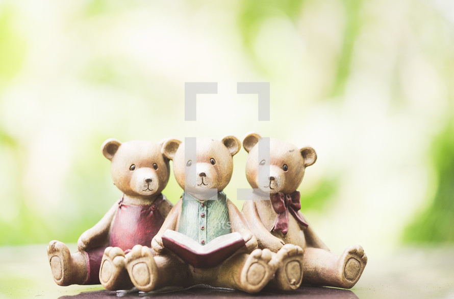 three bears figurine 