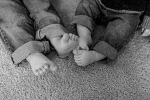 children's bare feet 