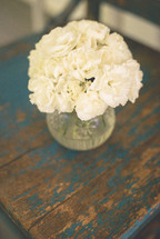 vase of white carnations 