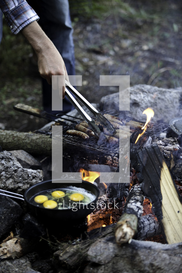 cooking breakfast while camping 