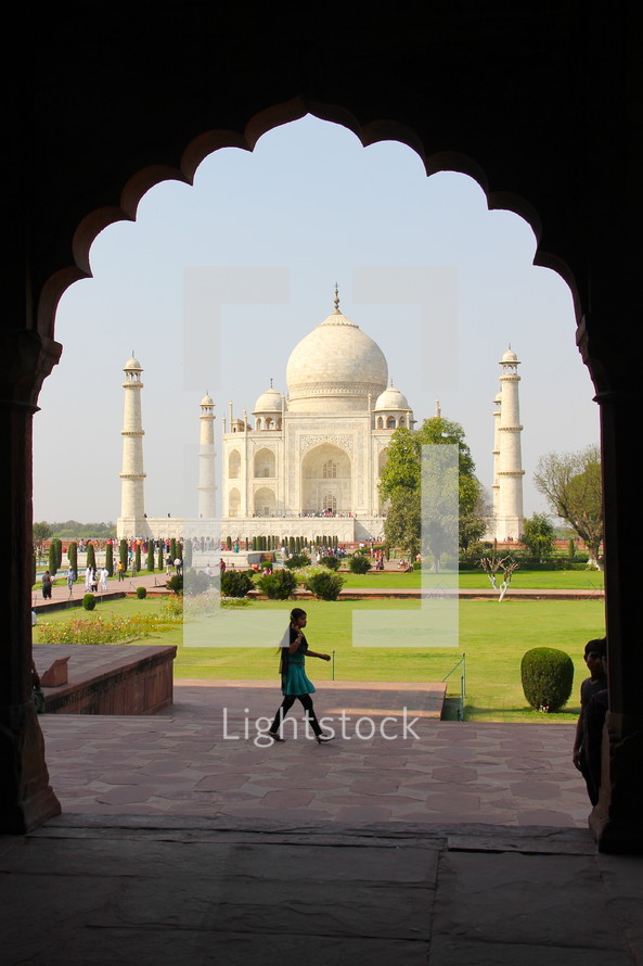 Decorative entrance to the Taj Mahal
