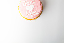 Jesus loves moms cupcake