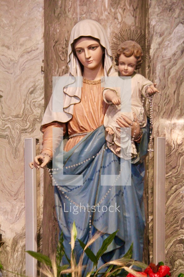 statue of Mary and baby Jesus 