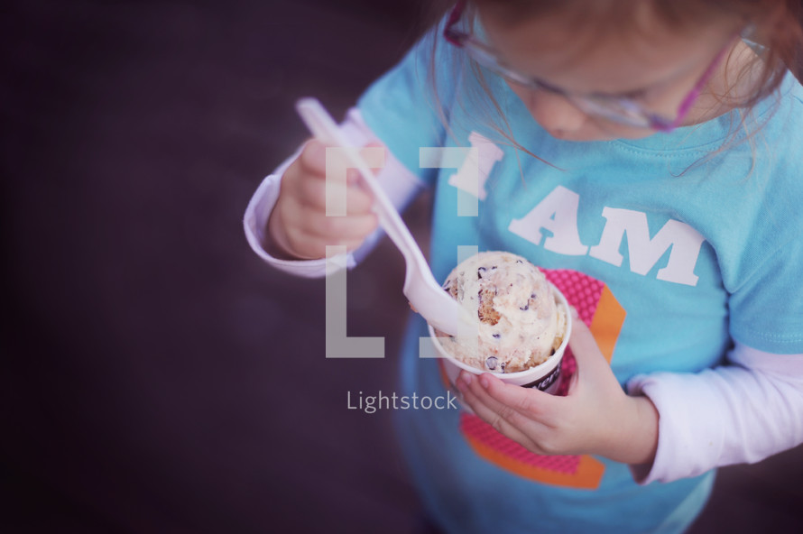 child eating ice-cream 
