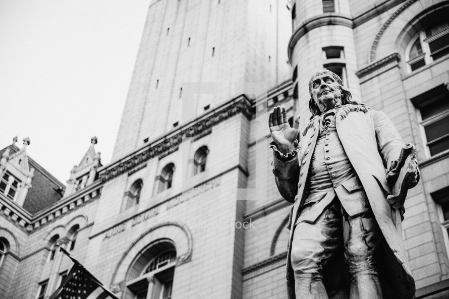 statue of Benjamin Franklin