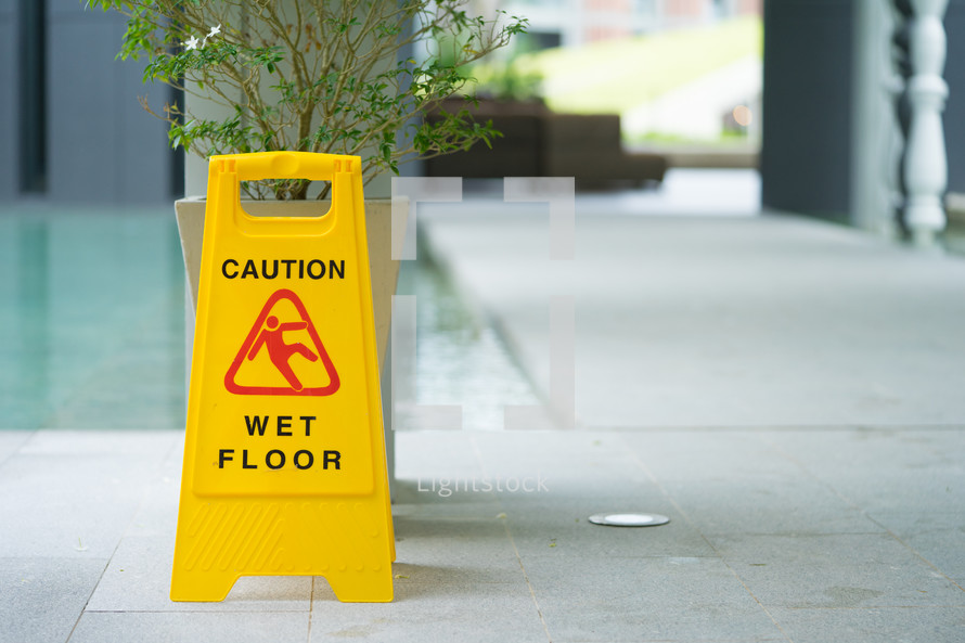 wet floor sign 