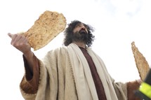 Jesus breaking bread 