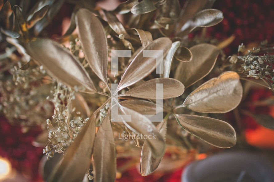 gold leaves on a Christmas decoration 