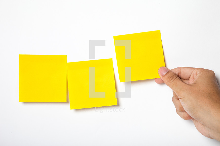 yellow post-it notes 