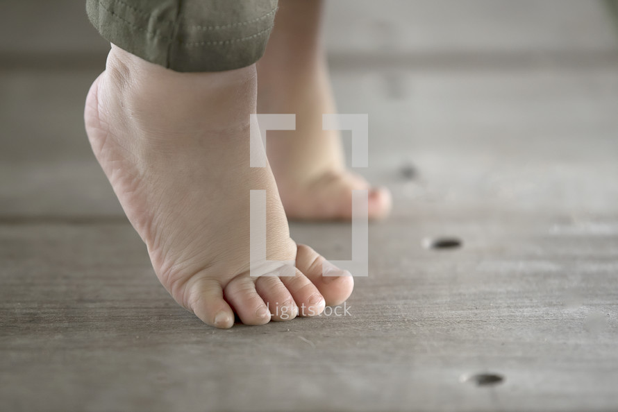 toddler feet 