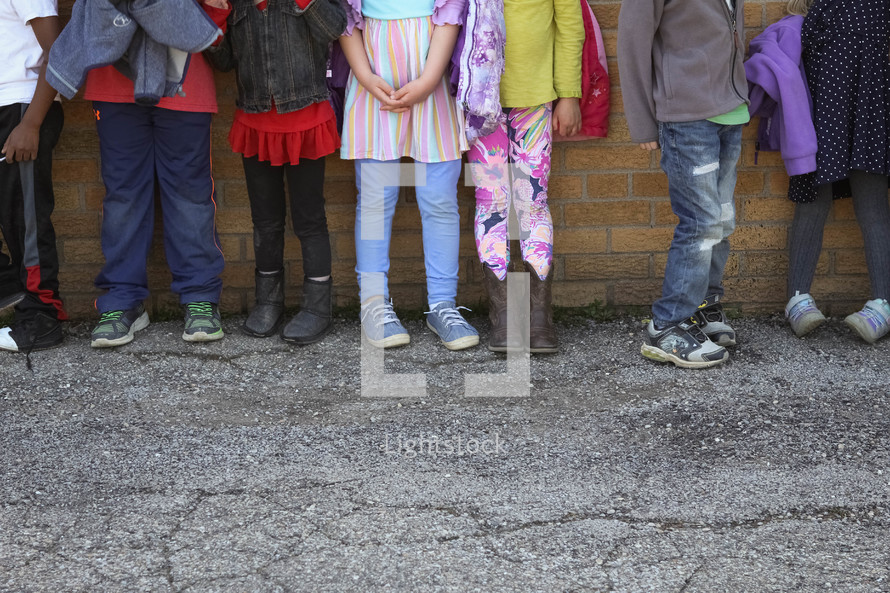 kids standing in line 