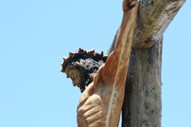 statue of the crucifixion of Jesus 