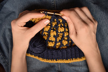 knitting a beanie 