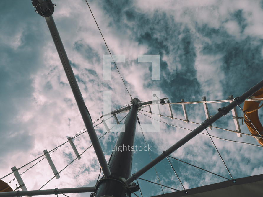 a boat mast