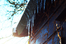 icicles on gutters 