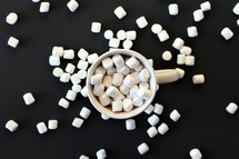 marshmallows in a mug 
