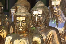 Gold statues of Buddha