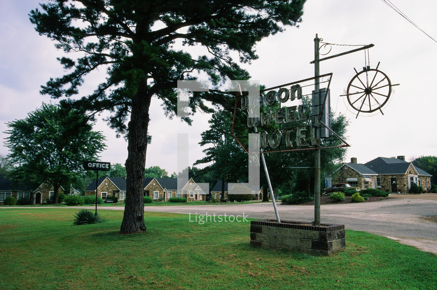 wagon wheel motel sign 