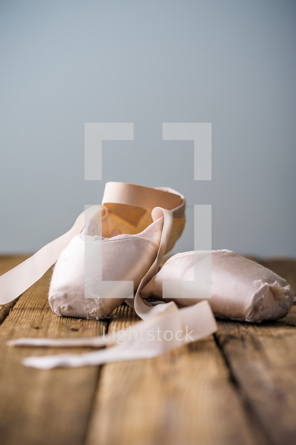 ballet toe shoes 