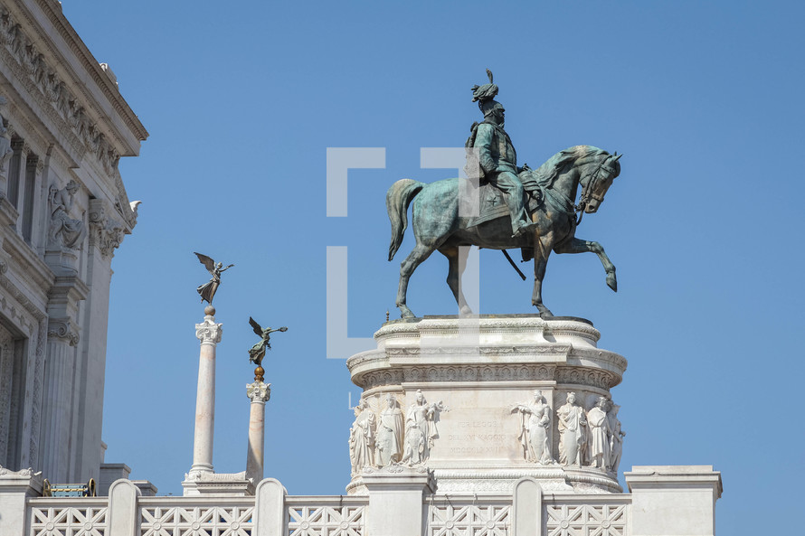 solder on a horse statue in Rome 