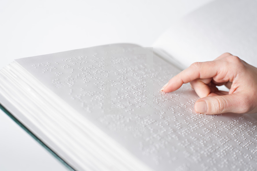 reading braille 