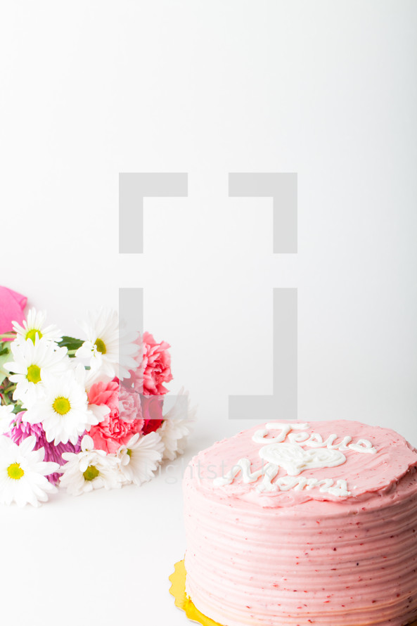 Jesus loves moms cake and flower bouquet gift