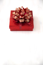 bow on a gift box 