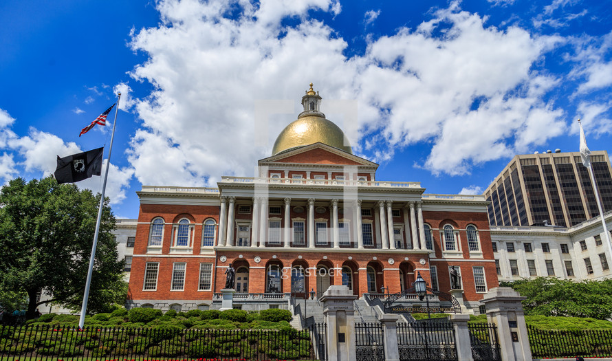 State House with gold dome 
