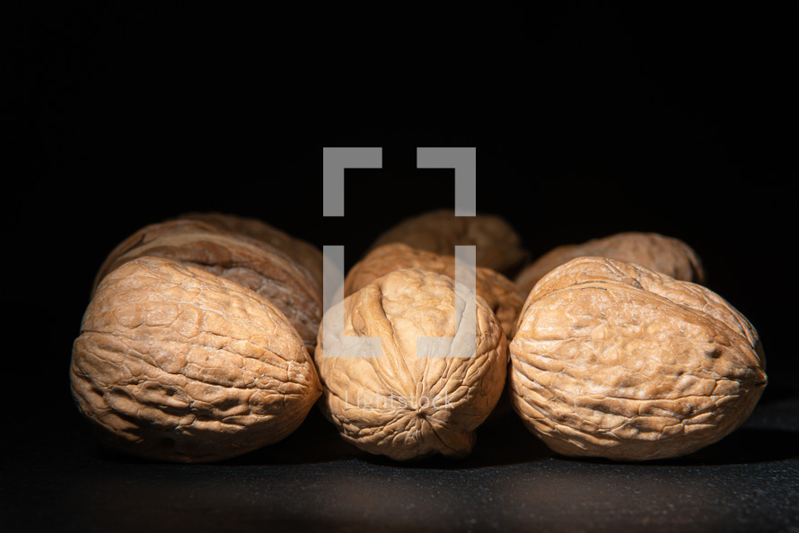 walnuts 