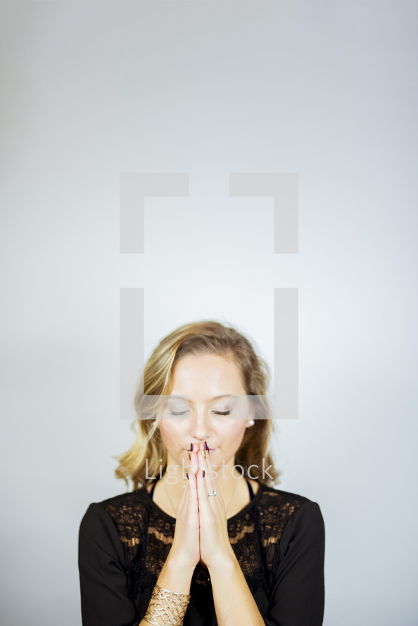 praying woman 