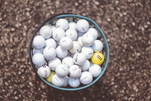 bucket of golf balls 