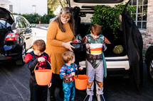 Trunk or treat trick-o-treating for Halloween 