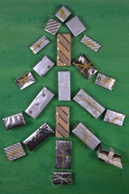 Advent gifts in the shape of a Christmas tree 