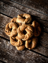 Neapolitan cookies called Taralli. They are made in Naples with pig suet, almonds and black pepper.