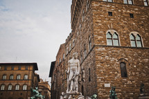 fountain statue of David -  Fontana del Nettuno (giuronzi)
