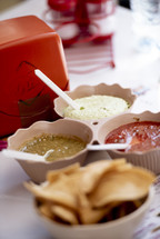 salsa and chips 