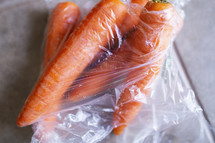 carrots in a bag 