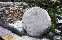 round stone