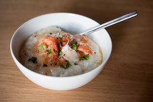bowl of shrimp and grits 