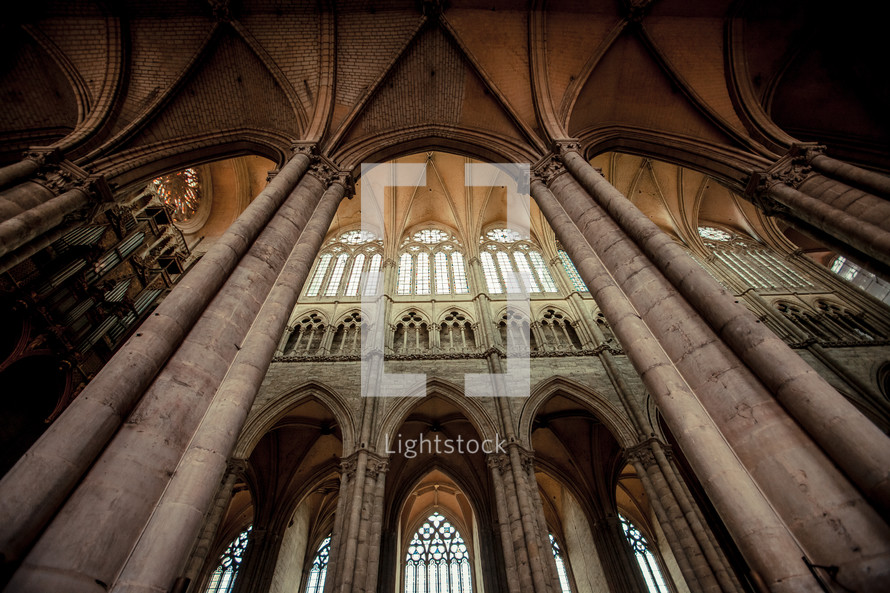 tall ceiling in a cathedral 
