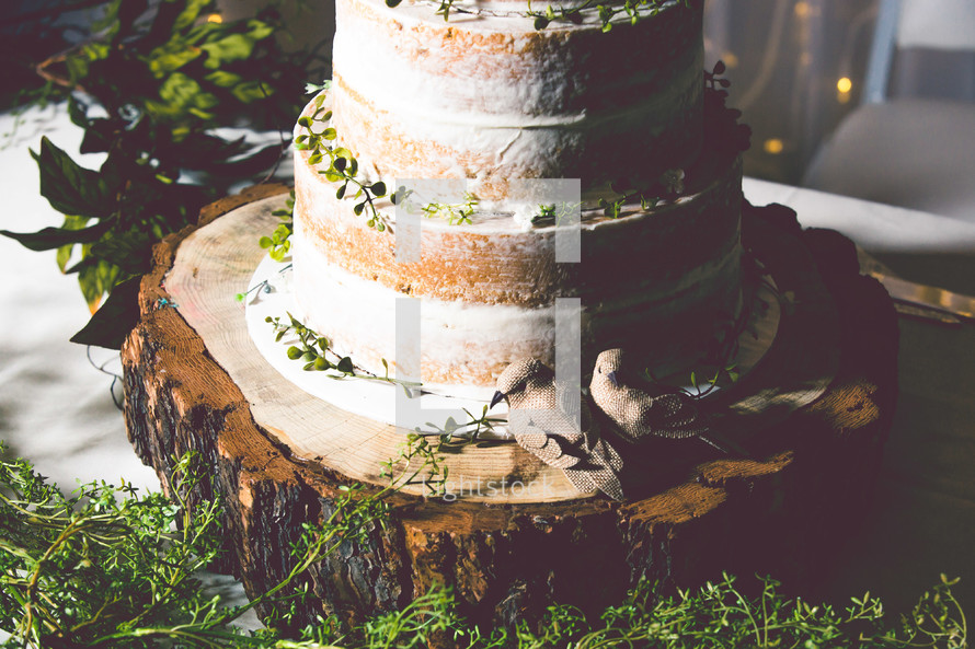 rustic themed cake for a wedding 