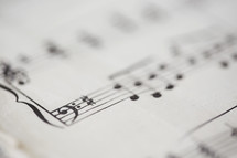 musical notes on sheet music 