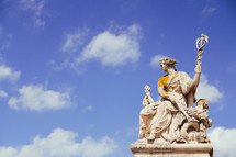 statue on Versailles 
